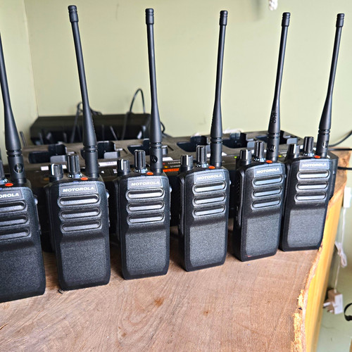 Motorola uhf mototrbo - r5, radio