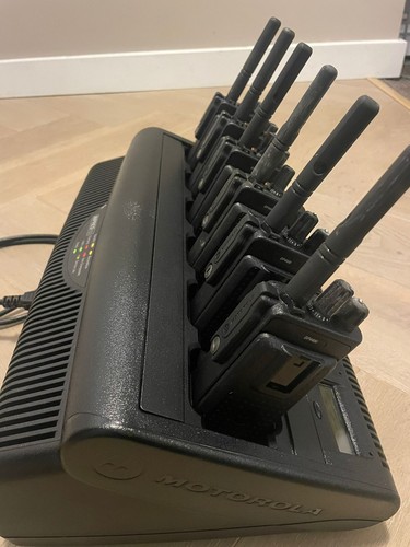 Motorola dp4400 uhf two way - two,