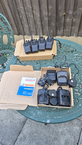 Vhf uhf handheld two way - 4x, fm